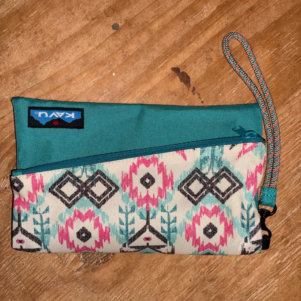 Kavu Teal and Pink Patterned Clutch